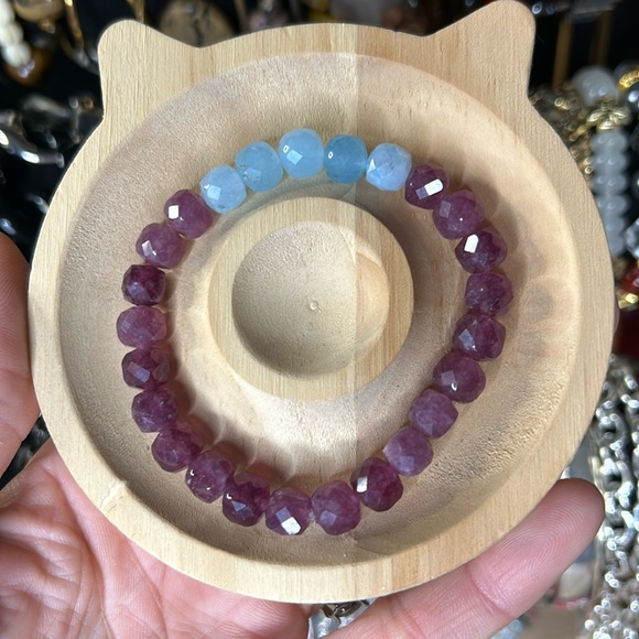 B24. New 8mm Square Faceted Lepidolite & Aquamarine Bracelet - Picture 1 of 4